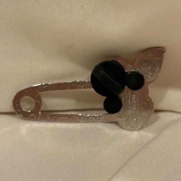 Disney Winnie the Pooh Baby & Hunny & Piglet Pin Collectible Trading 2 Pins EUC - Picture 4 of 6